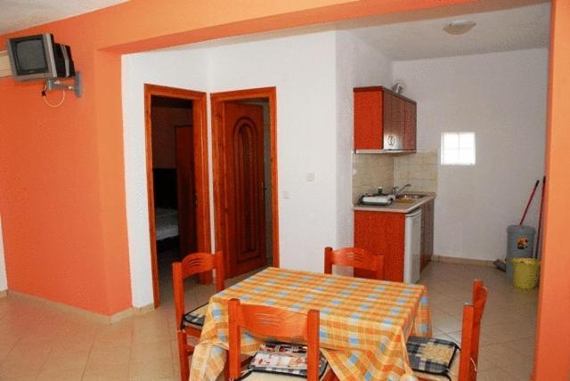Avra Apartments Лименария Стая снимка