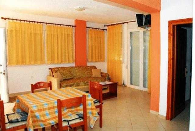 Avra Apartments Лименария Стая снимка